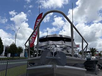 2017 Senator RH780W - Thumbnail